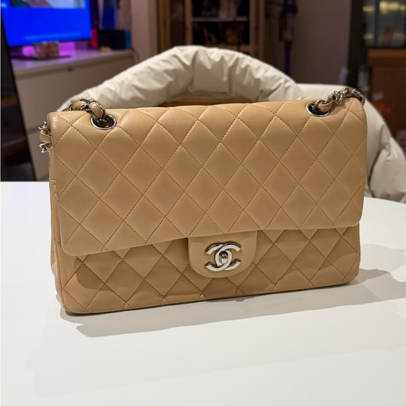 Chanel Classic Medium Flap (beige) - Picture 8 of 16